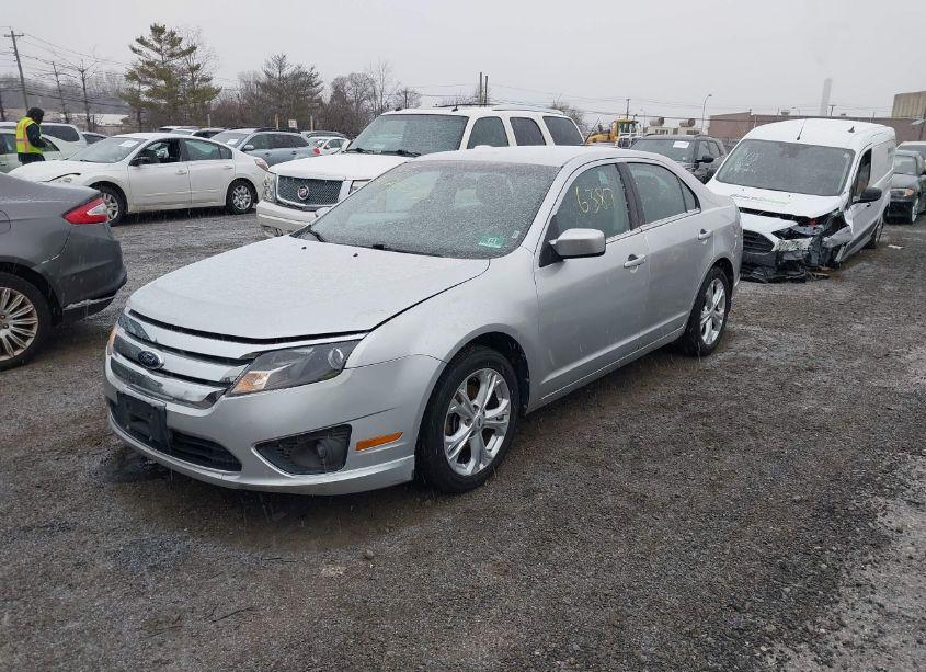 Photo 2 of 2012 Ford Fusion SE (VIN 3FAHP0HA6CR308571)