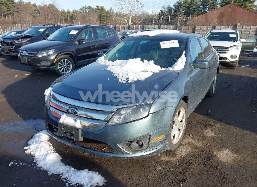 Photo 2 of 2012 Ford Fusion SE (VIN 3FAHP0HA6CR317562)