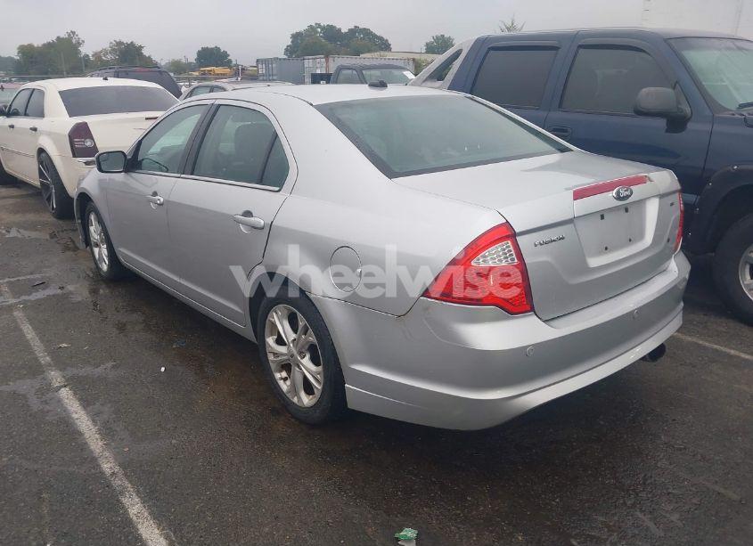 Photo 3 of 2012 Ford Fusion SE (VIN 3FAHP0HA6CR341828)