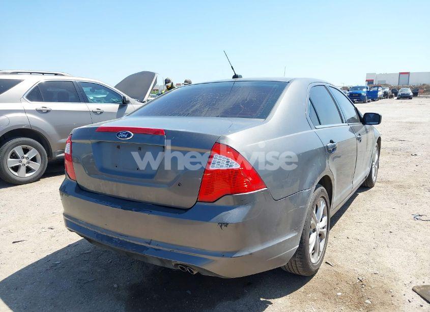 Photo 4 of 2012 Ford Fusion SE (VIN 3FAHP0HA6CR349086)