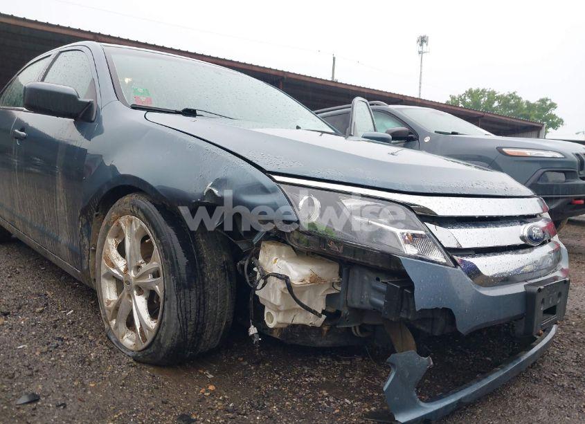 Photo 6 of 2012 Ford Fusion SE (VIN 3FAHP0HA6CR360573)