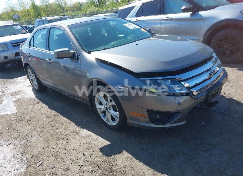 2012 Ford Fusion SE (VIN 3FAHP0HA6CR409738) main photo
