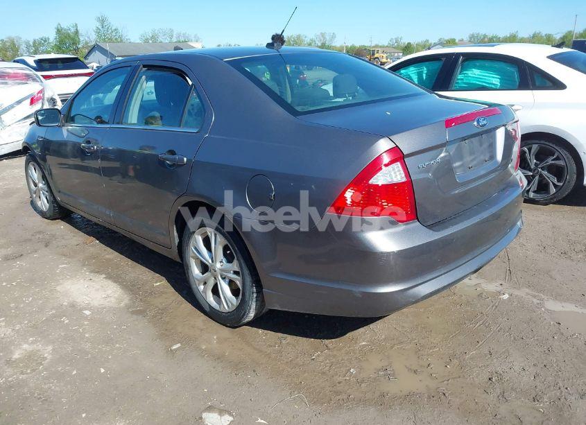 Photo 3 of 2012 Ford Fusion SE (VIN 3FAHP0HA6CR409738)