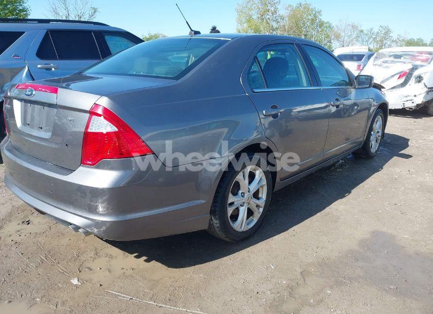 Photo 4 of 2012 Ford Fusion SE (VIN 3FAHP0HA6CR409738)