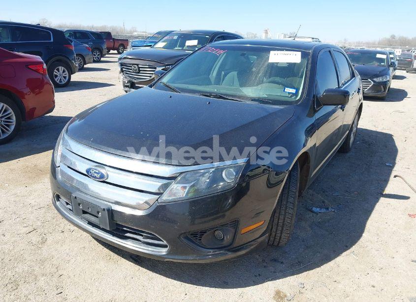 Photo 2 of 2012 Ford Fusion SE (VIN 3FAHP0HA6CR413790)