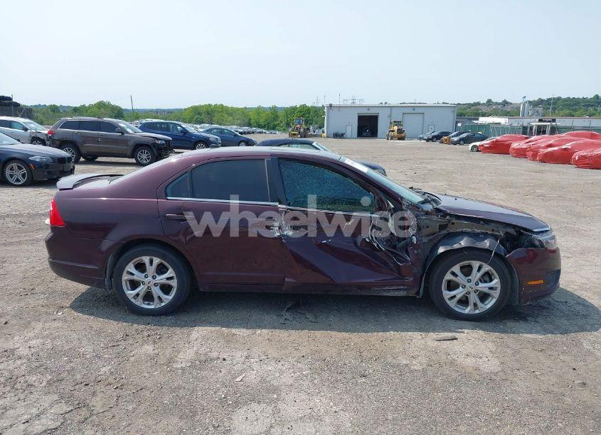 Photo 13 of 2012 Ford Fusion SE (VIN 3FAHP0HA6CR426765)