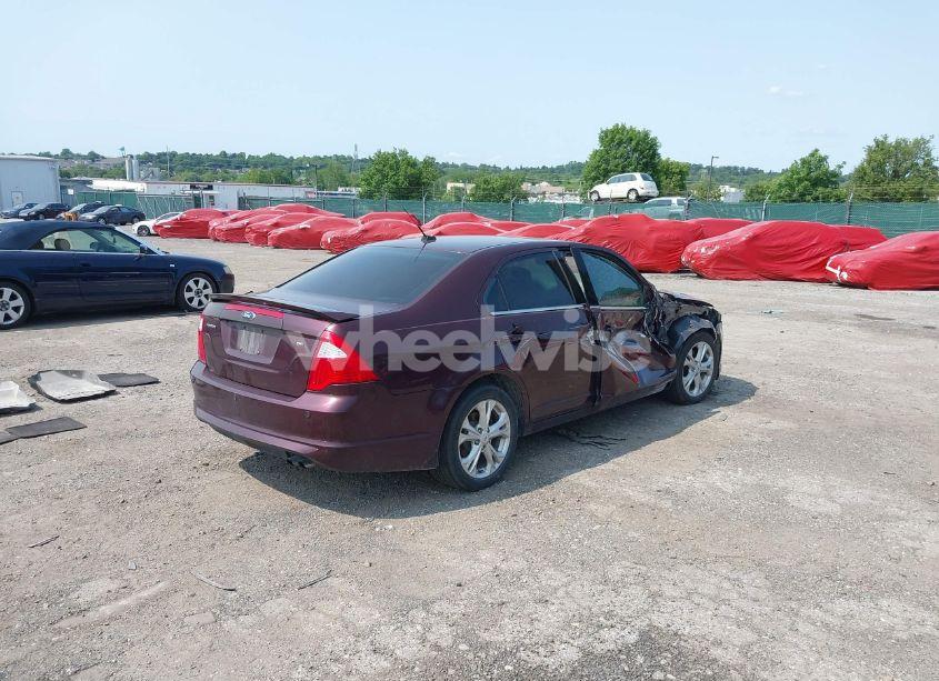 Photo 4 of 2012 Ford Fusion SE (VIN 3FAHP0HA6CR426765)