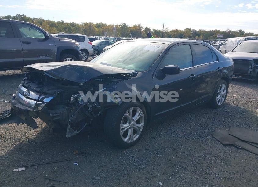 Photo 2 of 2012 Ford Fusion SE (VIN 3FAHP0HA6CR429519)