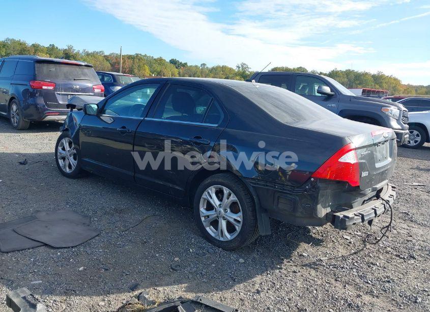 Photo 3 of 2012 Ford Fusion SE (VIN 3FAHP0HA6CR429519)