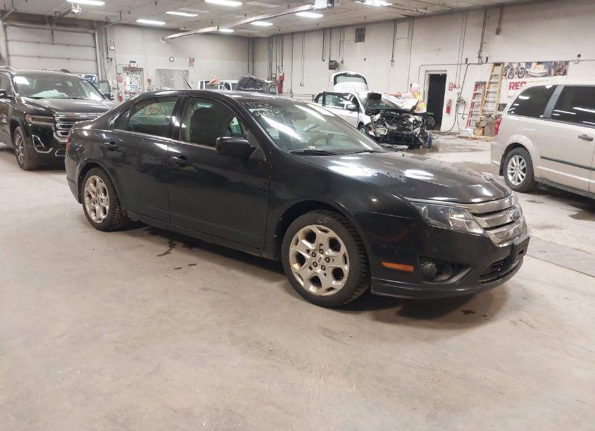 2010 Ford Fusion SE (VIN 3FAHP0HA7AR128397) main photo