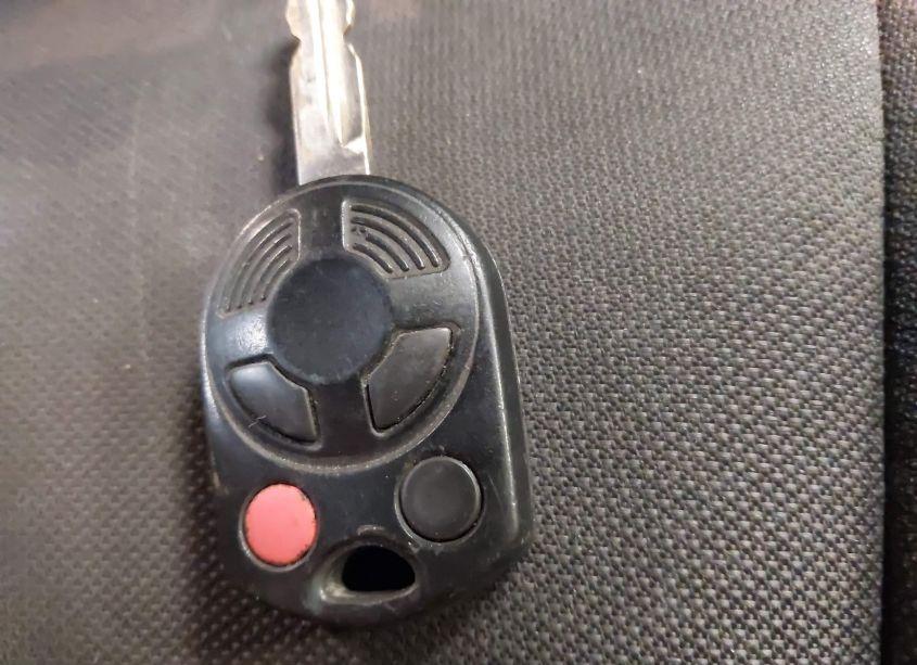 Photo 11 of 2010 Ford Fusion SE (VIN 3FAHP0HA7AR128397)