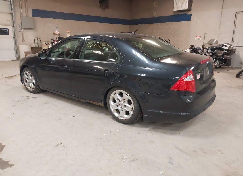 Photo 3 of 2010 Ford Fusion SE (VIN 3FAHP0HA7AR128397)