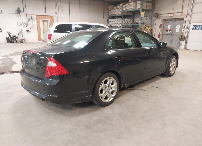 Photo 4 of 2010 Ford Fusion SE (VIN 3FAHP0HA7AR128397)