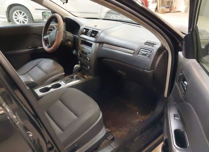 Photo 5 of 2010 Ford Fusion SE (VIN 3FAHP0HA7AR128397)