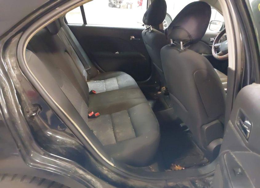 Photo 8 of 2010 Ford Fusion SE (VIN 3FAHP0HA7AR128397)