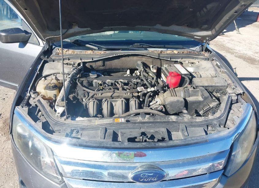 Photo 10 of 2010 Ford Fusion SE (VIN 3FAHP0HA7AR147645)