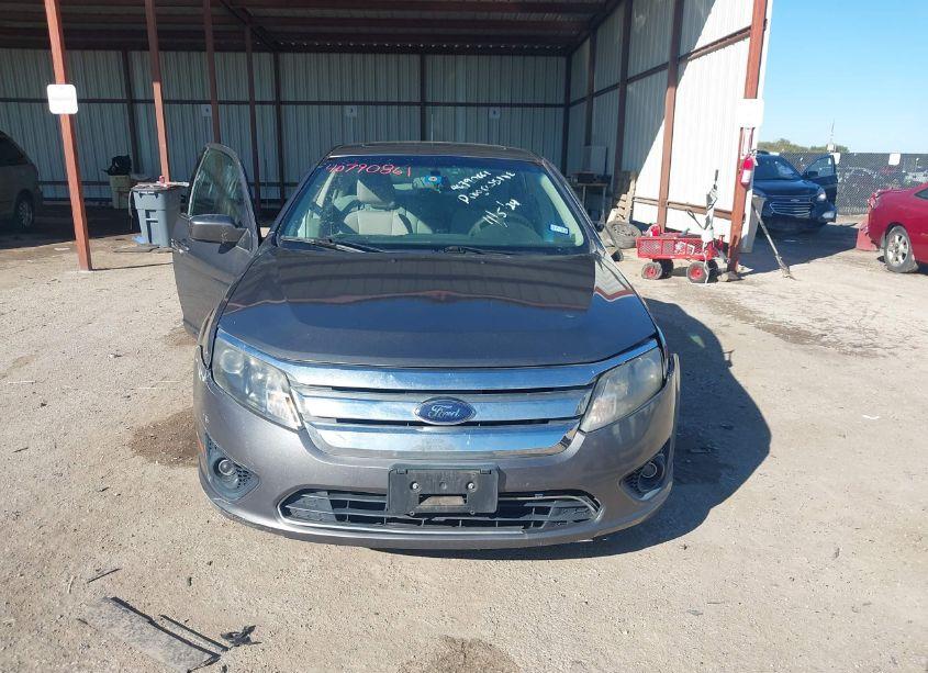 Photo 12 of 2010 Ford Fusion SE (VIN 3FAHP0HA7AR147645)