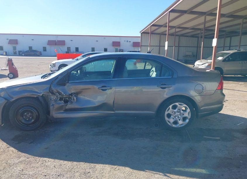 Photo 14 of 2010 Ford Fusion SE (VIN 3FAHP0HA7AR147645)