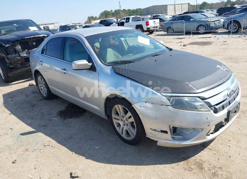 2010 Ford Fusion SE (VIN 3FAHP0HA7AR155146) main photo