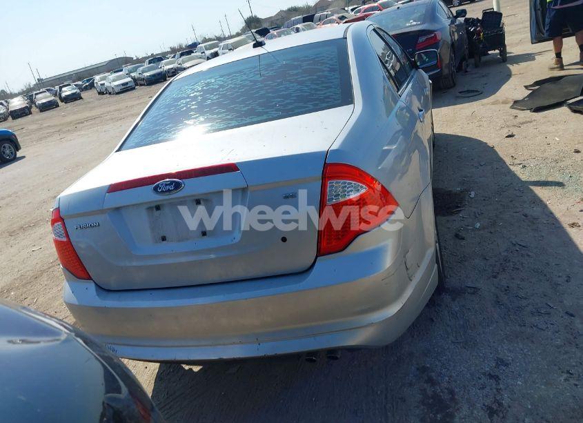Photo 16 of 2010 Ford Fusion SE (VIN 3FAHP0HA7AR155146)
