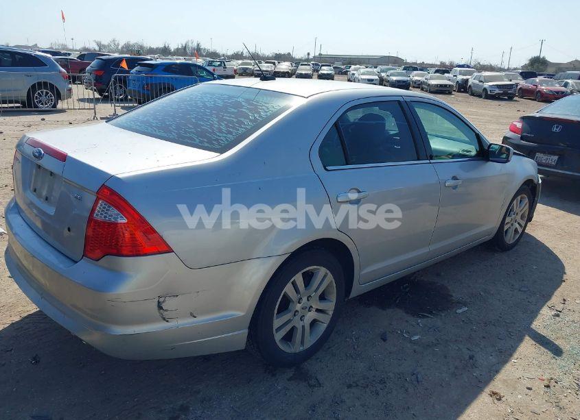 Photo 4 of 2010 Ford Fusion SE (VIN 3FAHP0HA7AR155146)