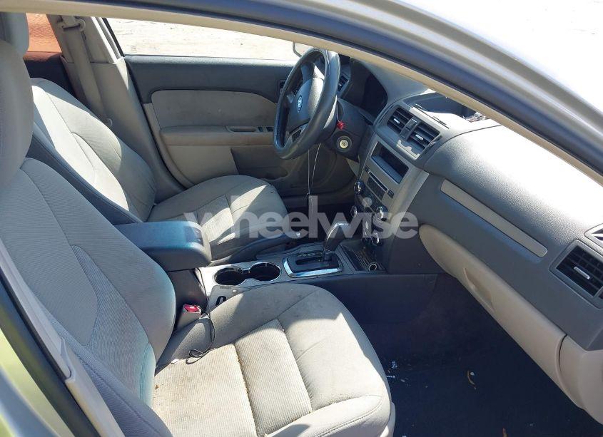 Photo 5 of 2010 Ford Fusion SE (VIN 3FAHP0HA7AR155146)
