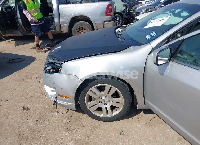 Photo 6 of 2010 Ford Fusion SE (VIN 3FAHP0HA7AR155146)