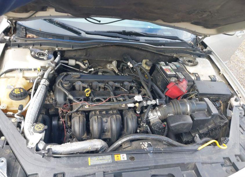 Photo 10 of 2010 Ford Fusion SE (VIN 3FAHP0HA7AR168494)