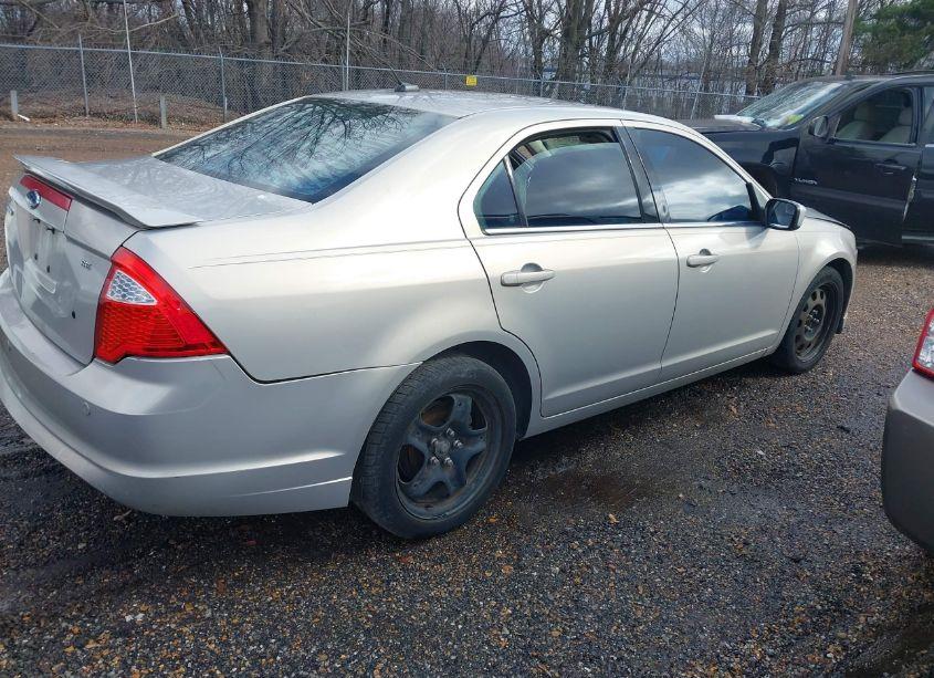 Photo 4 of 2010 Ford Fusion SE (VIN 3FAHP0HA7AR168494)