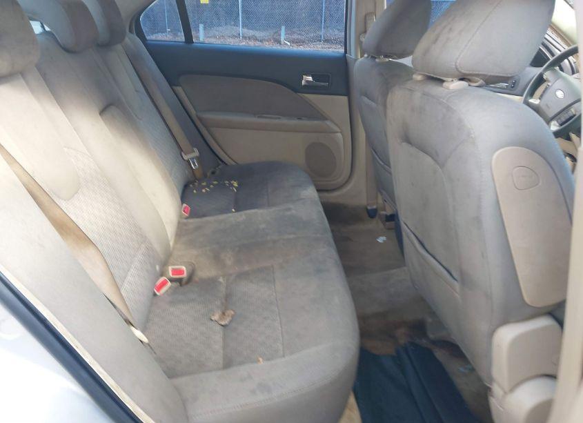 Photo 8 of 2010 Ford Fusion SE (VIN 3FAHP0HA7AR168494)