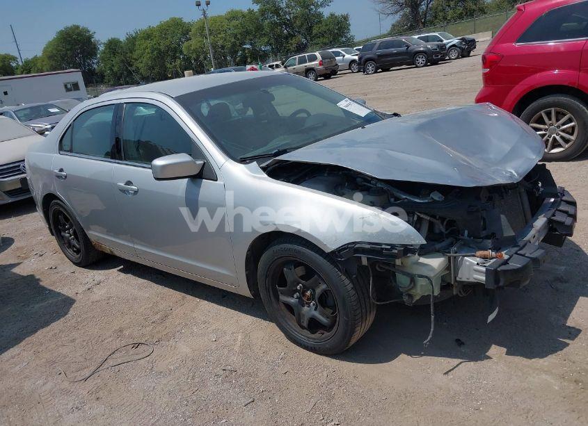 2010 Ford Fusion SE (VIN 3FAHP0HA7AR191130) main photo