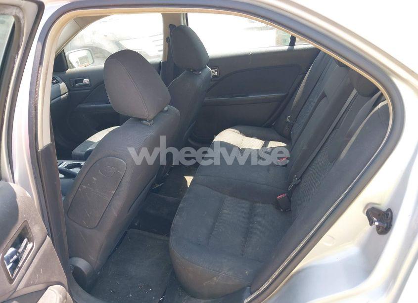 Photo 8 of 2010 Ford Fusion SE (VIN 3FAHP0HA7AR191130)