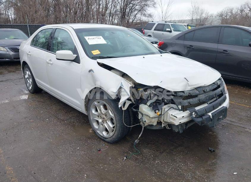 2010 Ford Fusion SE (VIN 3FAHP0HA7AR199678) main photo