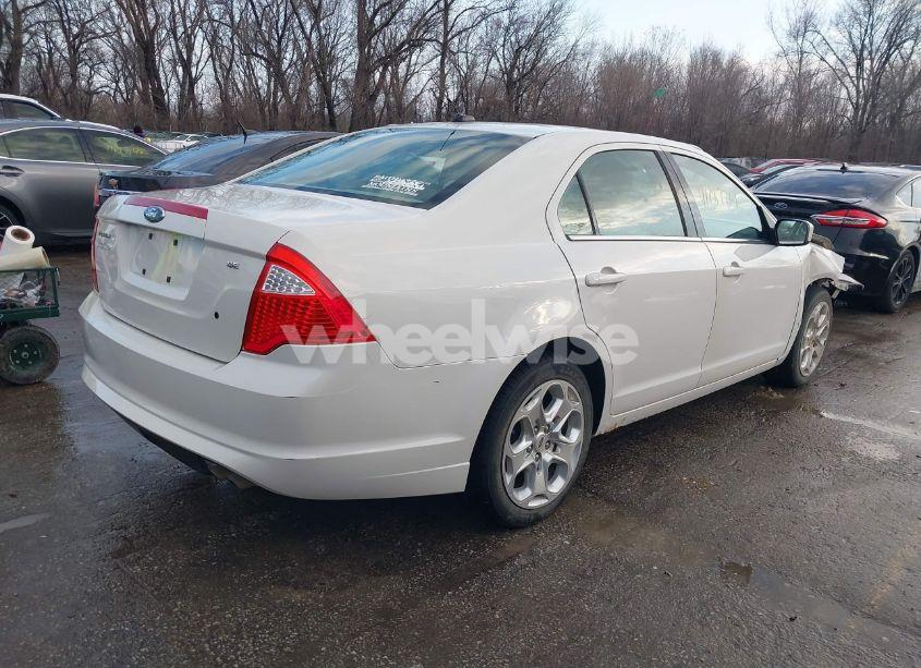 Photo 4 of 2010 Ford Fusion SE (VIN 3FAHP0HA7AR199678)