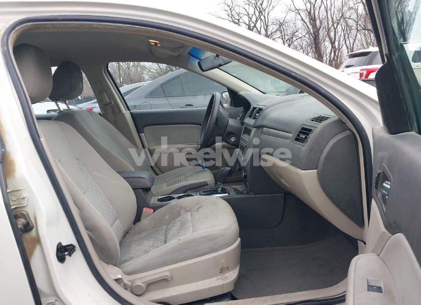 Photo 5 of 2010 Ford Fusion SE (VIN 3FAHP0HA7AR199678)