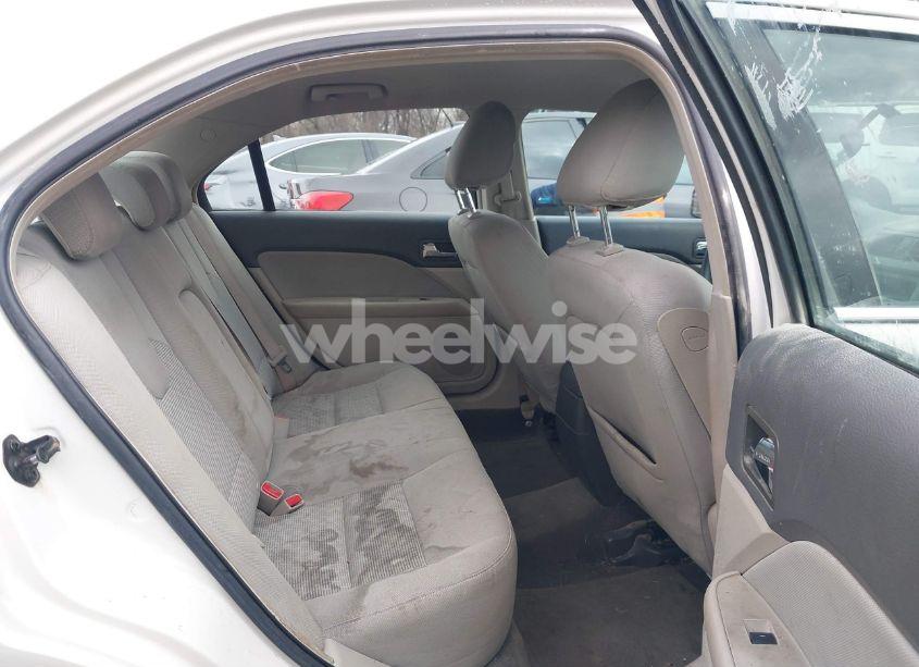 Photo 8 of 2010 Ford Fusion SE (VIN 3FAHP0HA7AR199678)