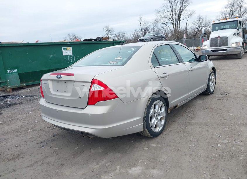 Photo 4 of 2010 Ford Fusion SE (VIN 3FAHP0HA7AR232890)