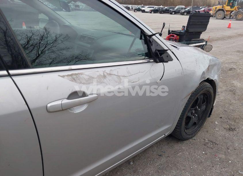 Photo 13 of 2010 Ford Fusion SE (VIN 3FAHP0HA7AR238091)