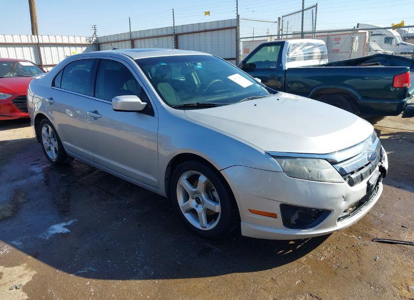 2010 Ford Fusion SE (VIN 3FAHP0HA7AR249222) main photo