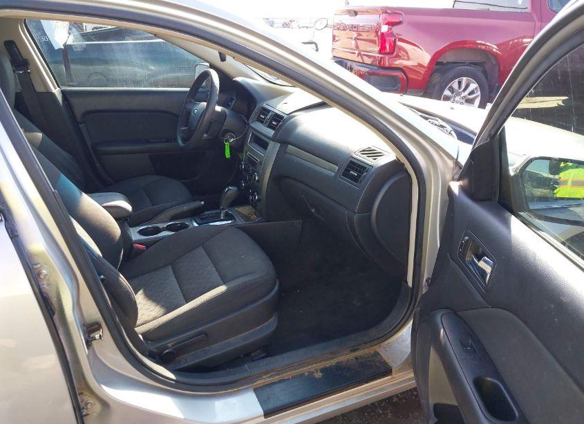 Photo 5 of 2010 Ford Fusion SE (VIN 3FAHP0HA7AR249222)