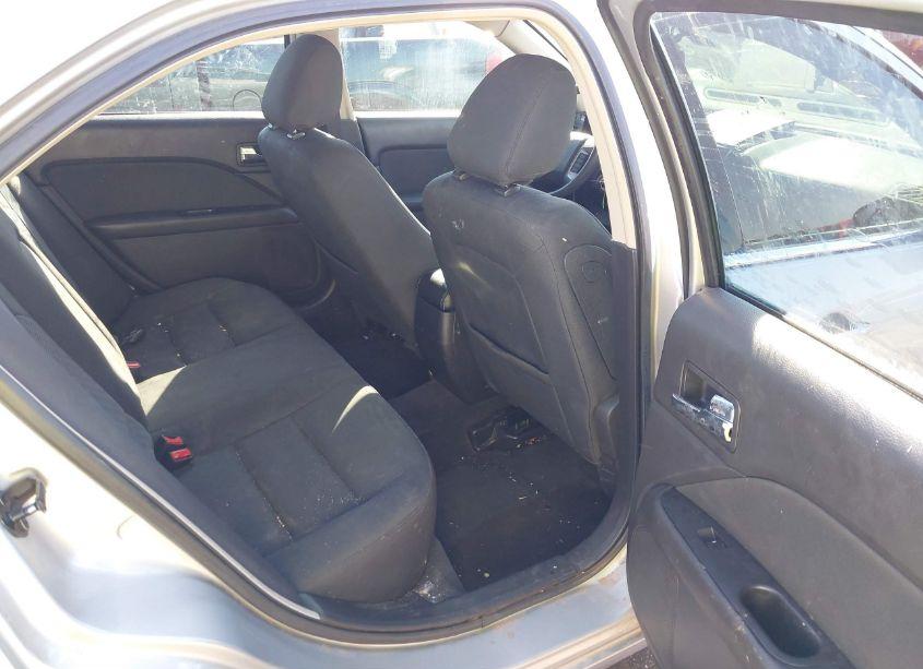 Photo 8 of 2010 Ford Fusion SE (VIN 3FAHP0HA7AR249222)