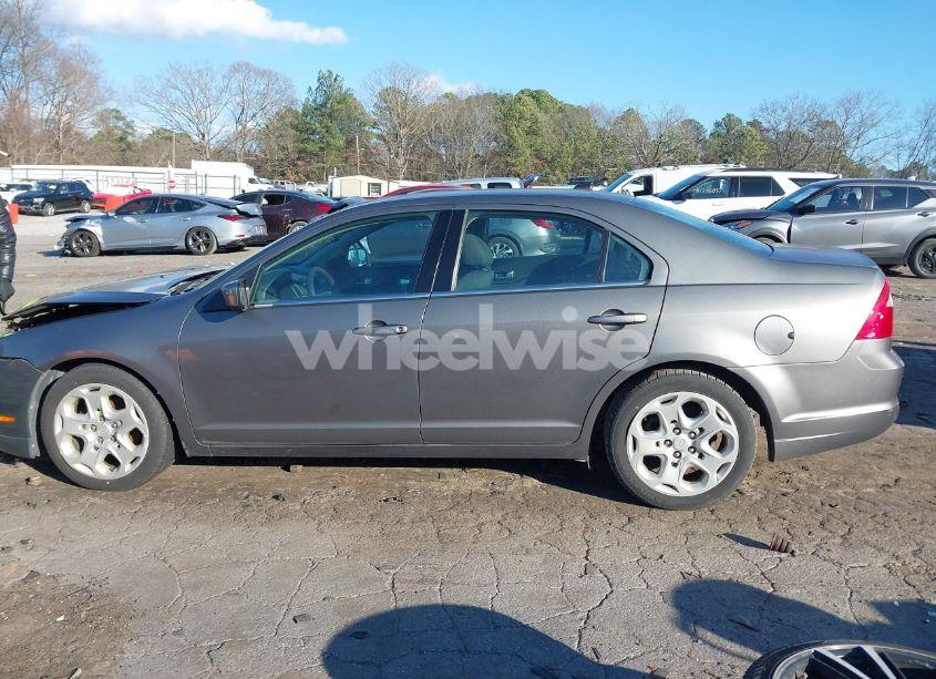 Photo 14 of 2010 Ford Fusion SE (VIN 3FAHP0HA7AR258048)