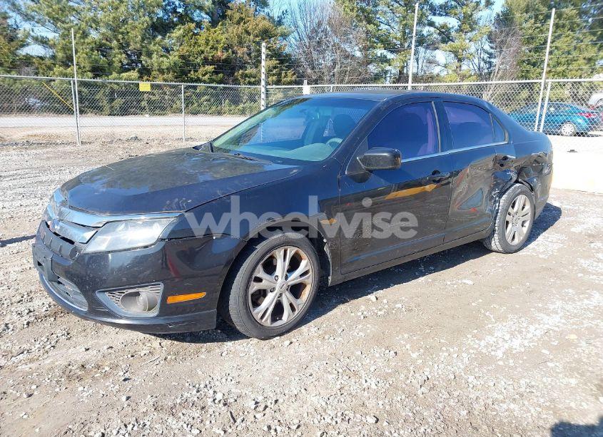 Photo 2 of 2010 Ford Fusion SE (VIN 3FAHP0HA7AR269809)