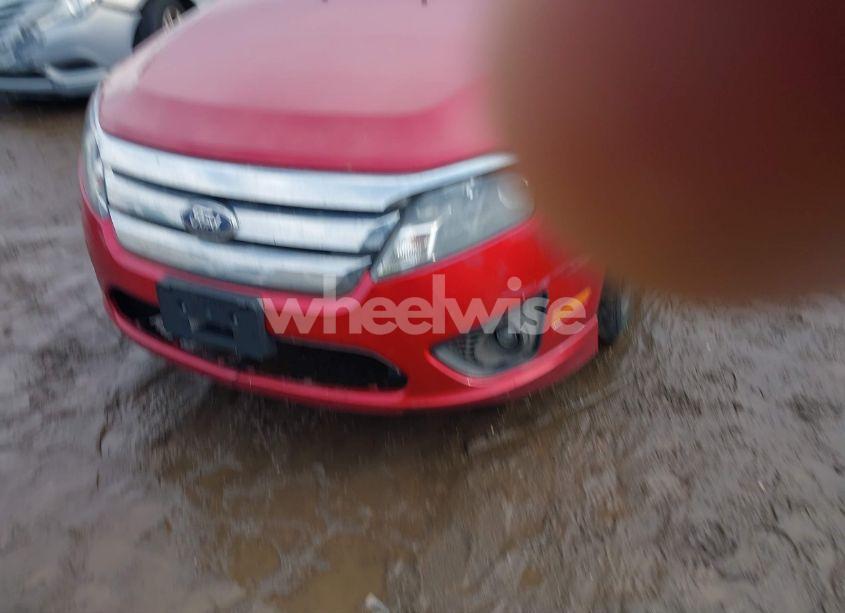 Photo 2 of 2010 Ford Fusion SE (VIN 3FAHP0HA7AR283340)