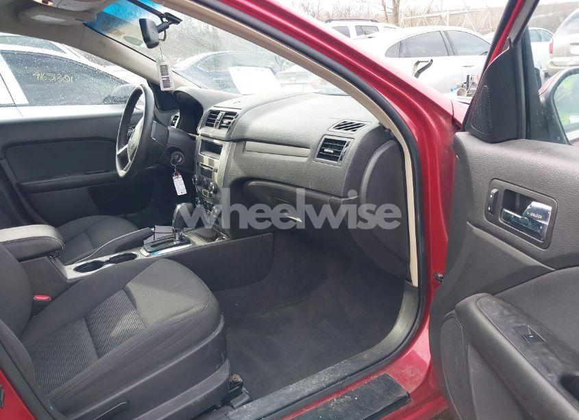 Photo 5 of 2010 Ford Fusion SE (VIN 3FAHP0HA7AR283340)