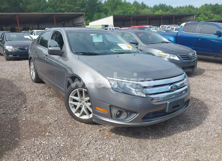 2010 Ford Fusion SE (VIN 3FAHP0HA7AR311573) main photo