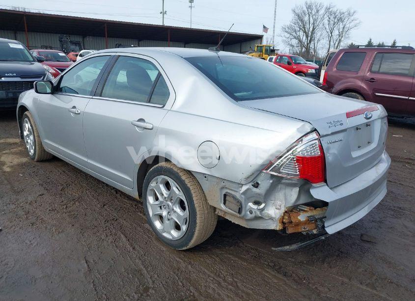 Photo 3 of 2010 Ford Fusion SE (VIN 3FAHP0HA7AR315610)