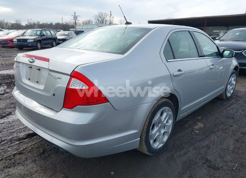 Photo 4 of 2010 Ford Fusion SE (VIN 3FAHP0HA7AR315610)
