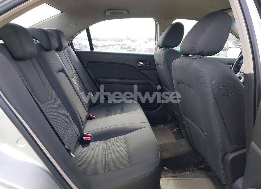 Photo 8 of 2010 Ford Fusion SE (VIN 3FAHP0HA7AR315610)