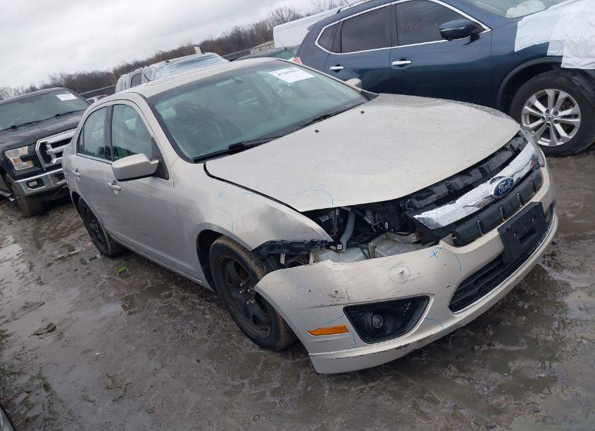 2010 Ford Fusion SE (VIN 3FAHP0HA7AR323707) main photo